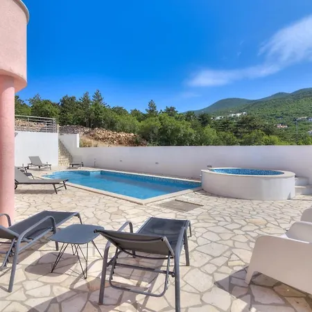 Cosic Apartment Klenovica