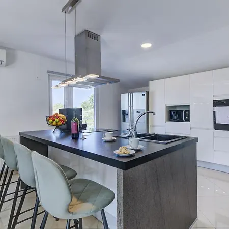 Cosic Apartment *