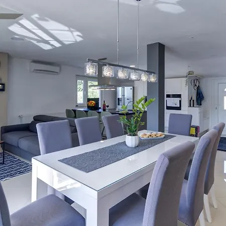 Διαμέρισμα Cosic